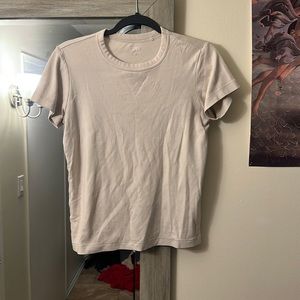 Uniqlo cream women’s u crew short sleeve tshirt